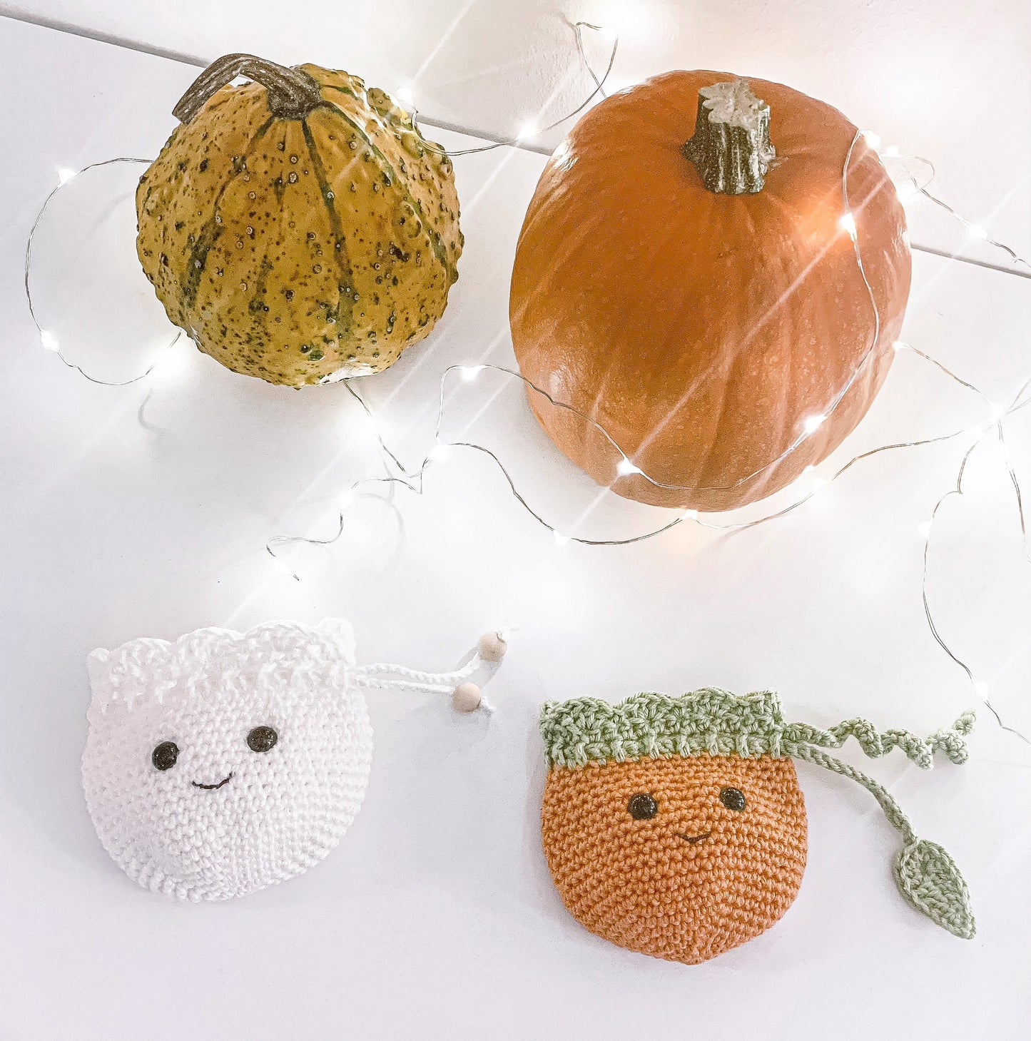 Virkade Halloween-presentpåsar 2-i-1 (spöke och pumpa)