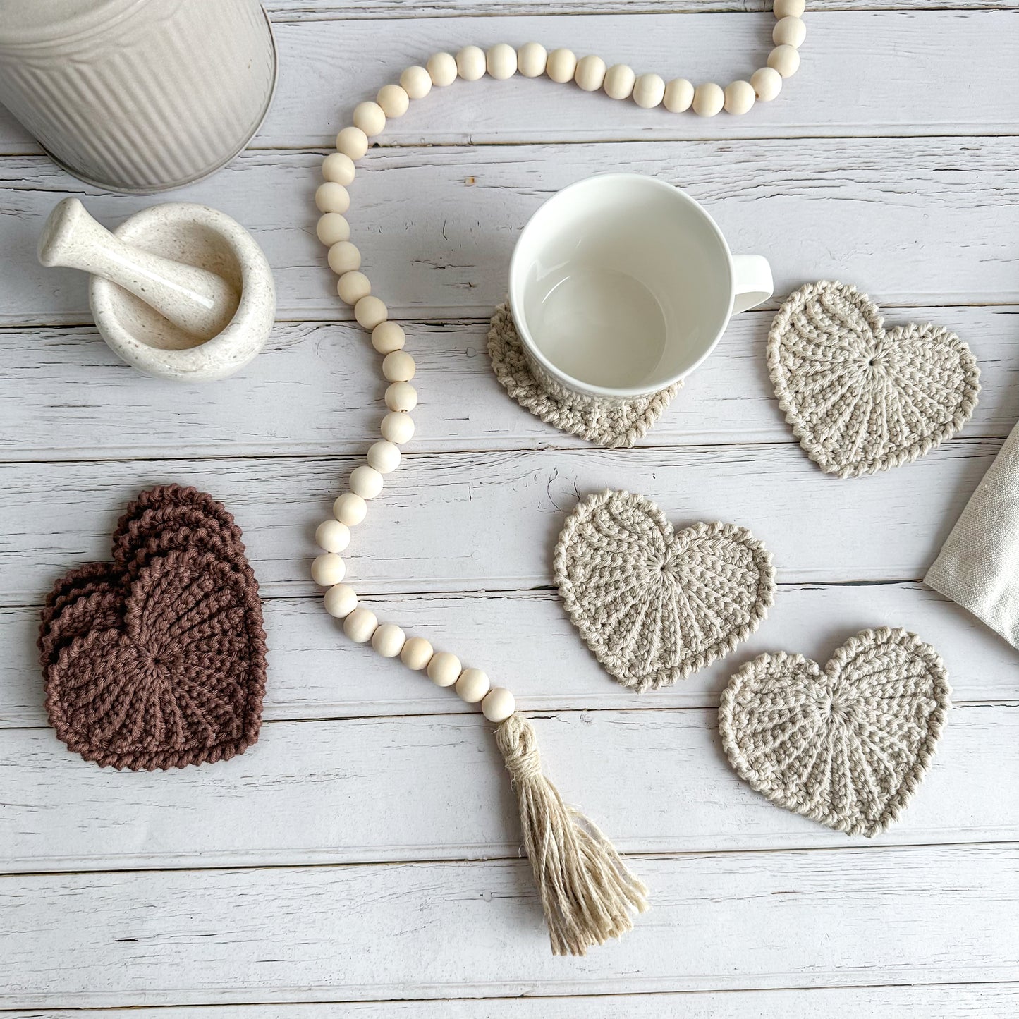 Crochet heart coasters "Frejdis"