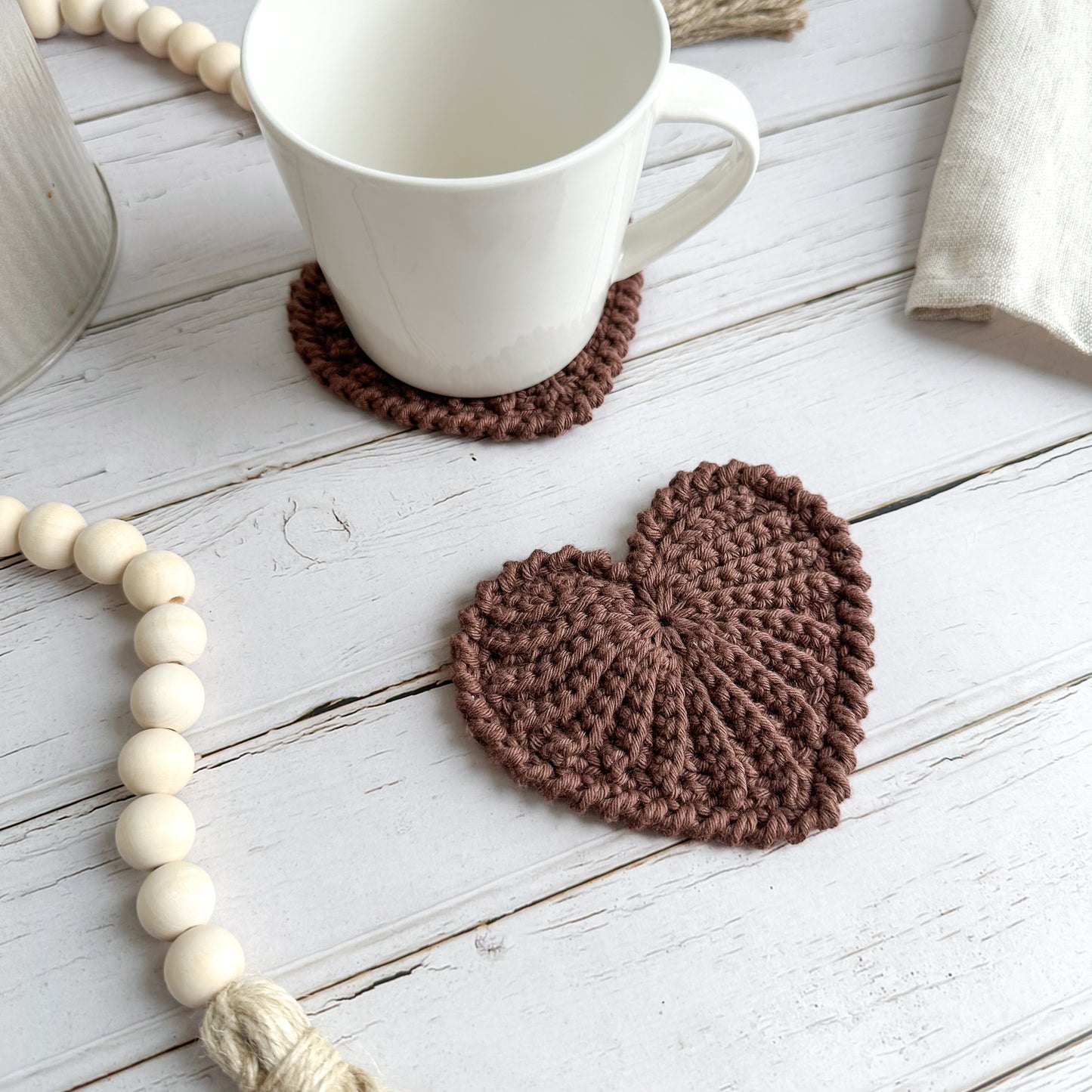 Crochet heart coasters "Frejdis"