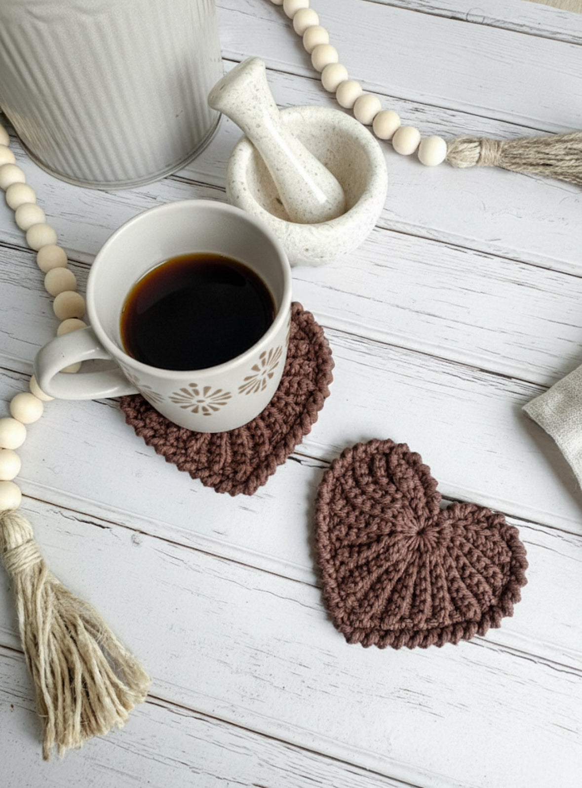 Crochet heart coasters "Frejdis"