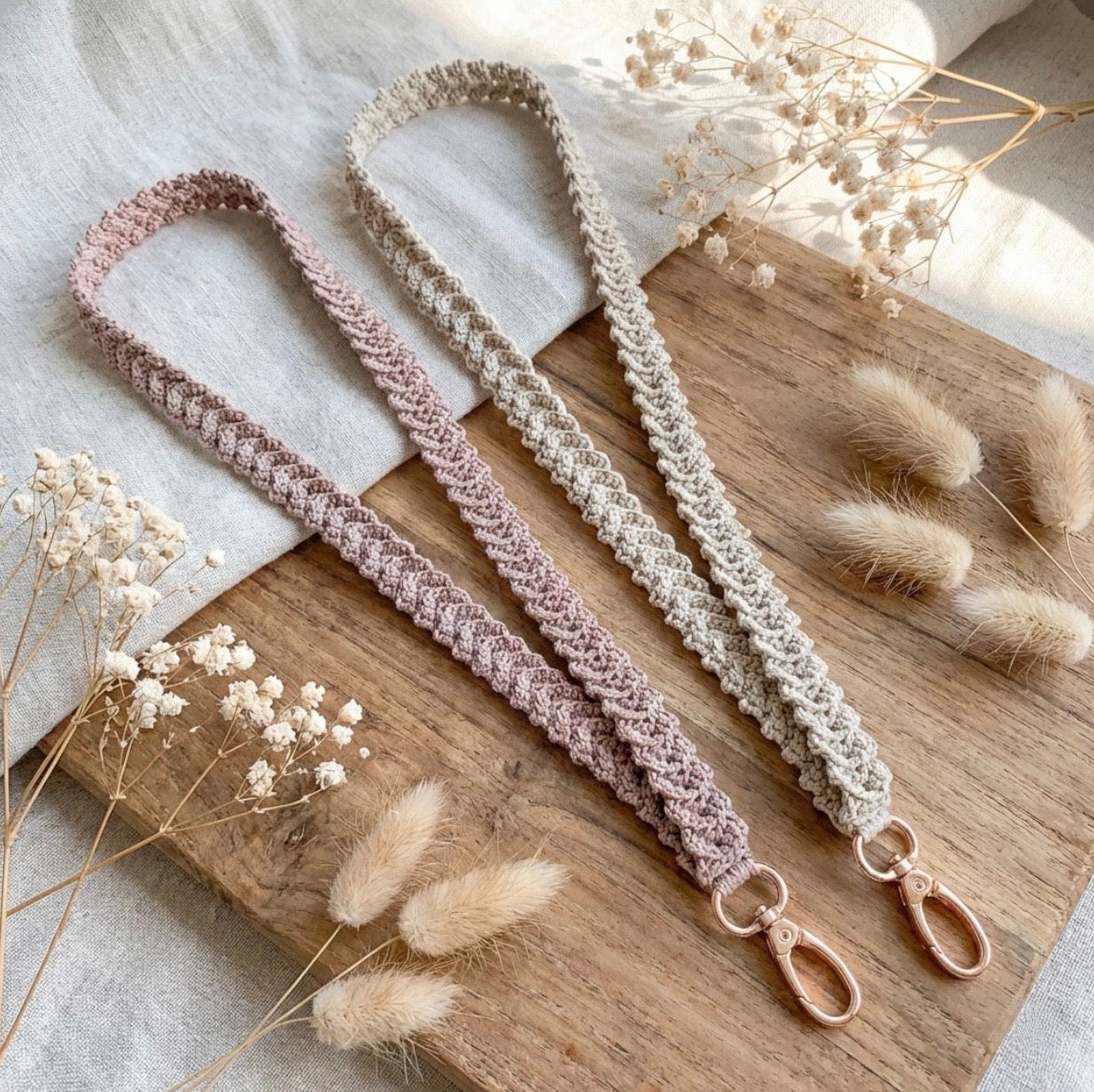 Virkat nyckelband "Freja" 3-i-1 (armband, halsband, tofs)