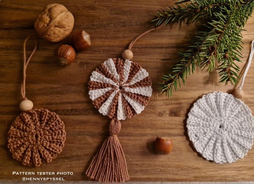Modern crochet Christmas ornament pattern for Scandinavian-inspired holiday decor and handmade gifts.