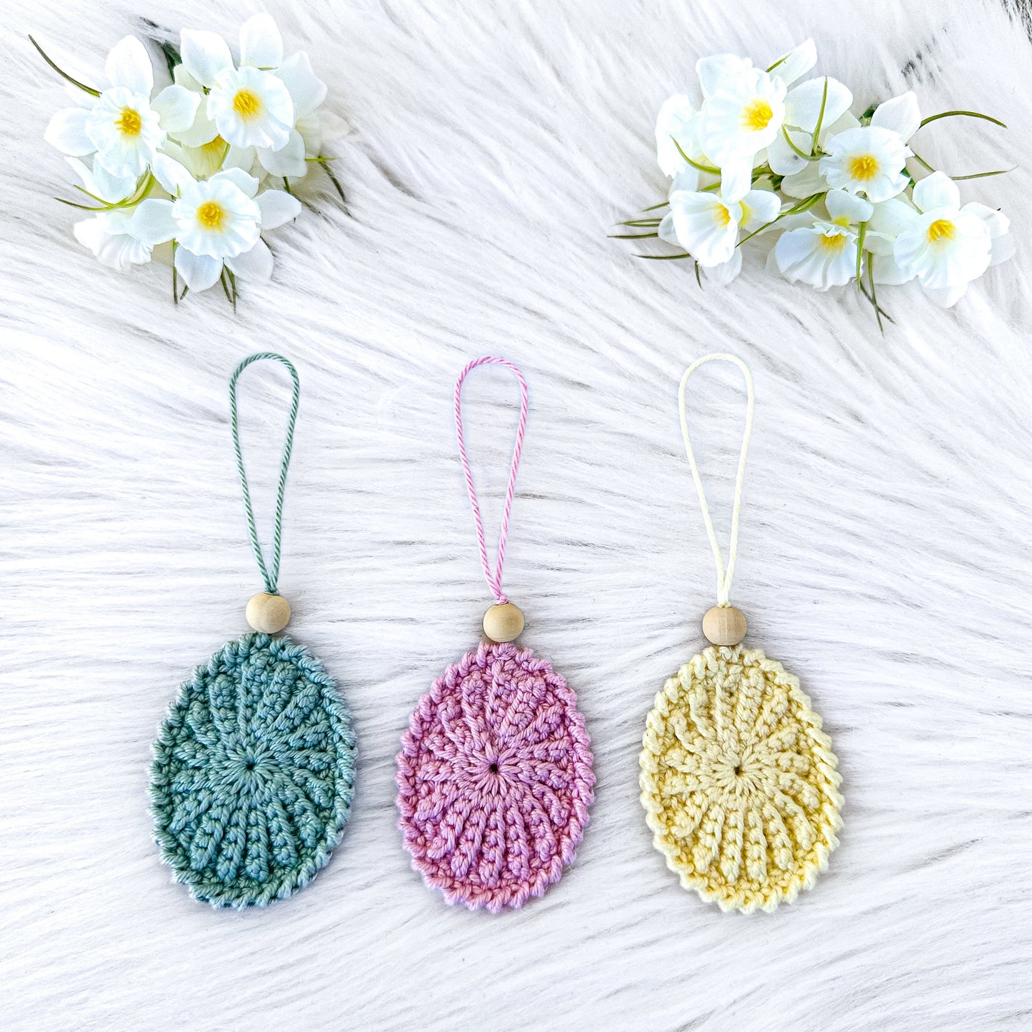 Neutral crochet Easter decoration pattern with cozy textures and Scandinavian-inspired styling.