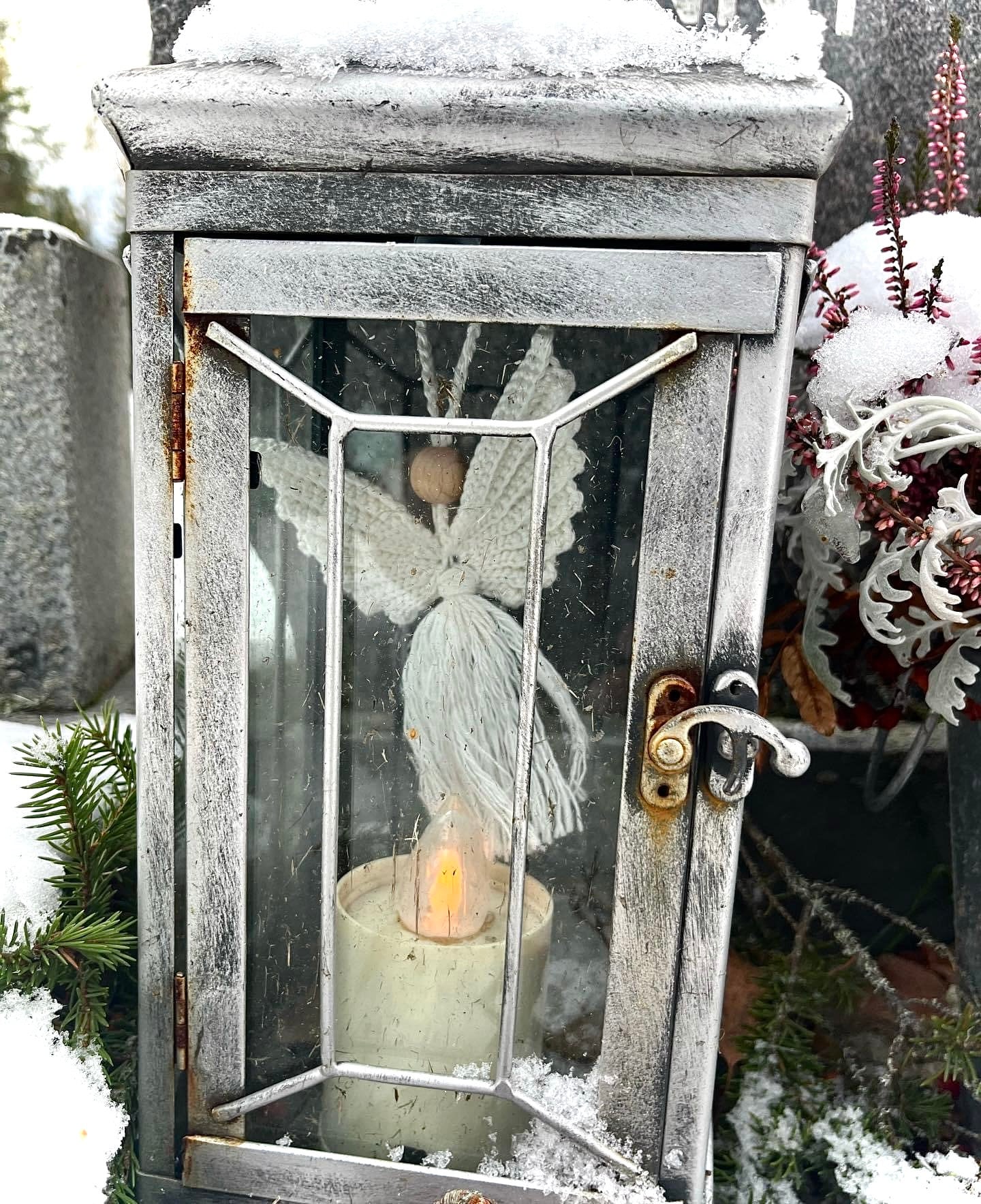 Neutral crochet holiday angel pattern with cozy handmade styling and timeless Christmas ornament design.